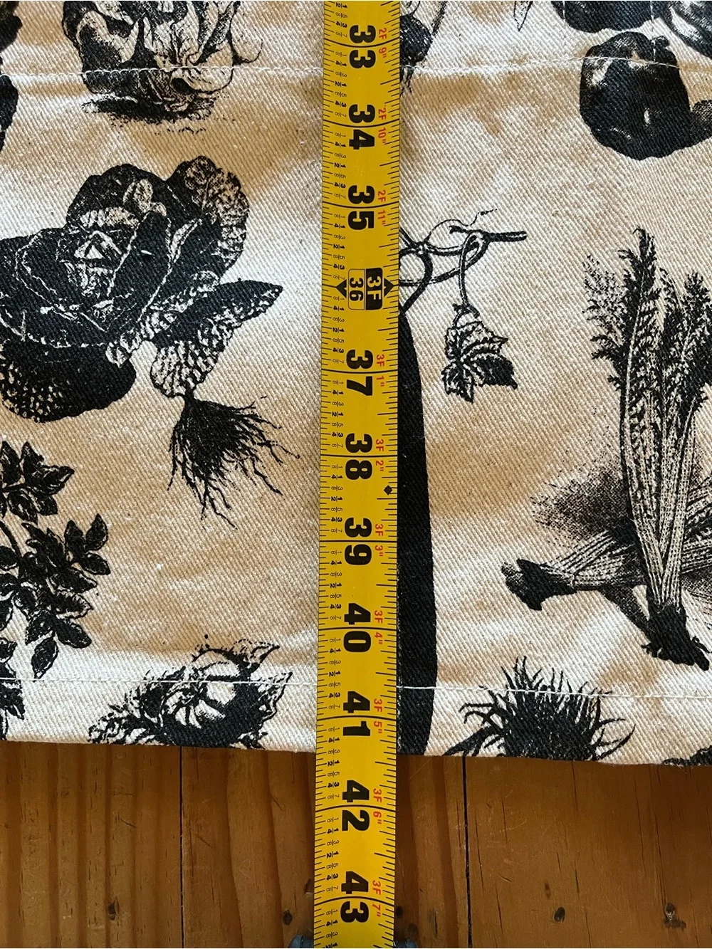 Black & Cream Canvas Vegetable Print Kitchen Apron